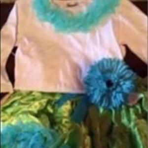 Girls three-piece outfit shirt petty skirt and Bow